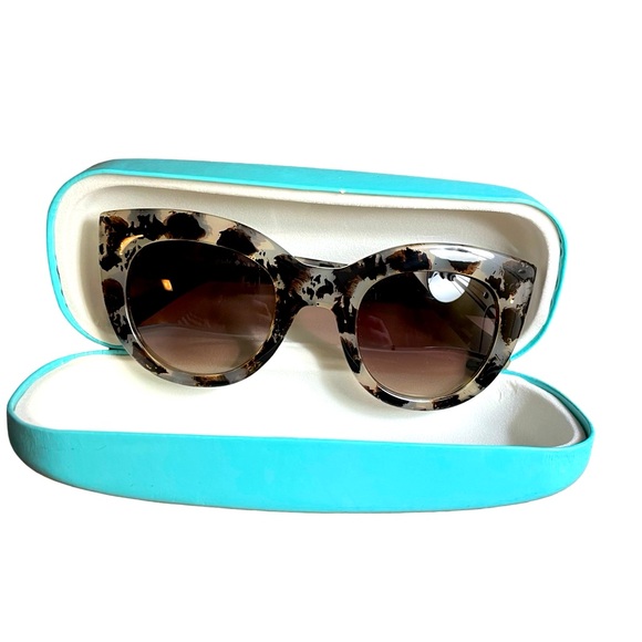 kate spade Accessories - Kate Spade Zora Sunglasses clear black tortoise blue Wink Wink clam shell case